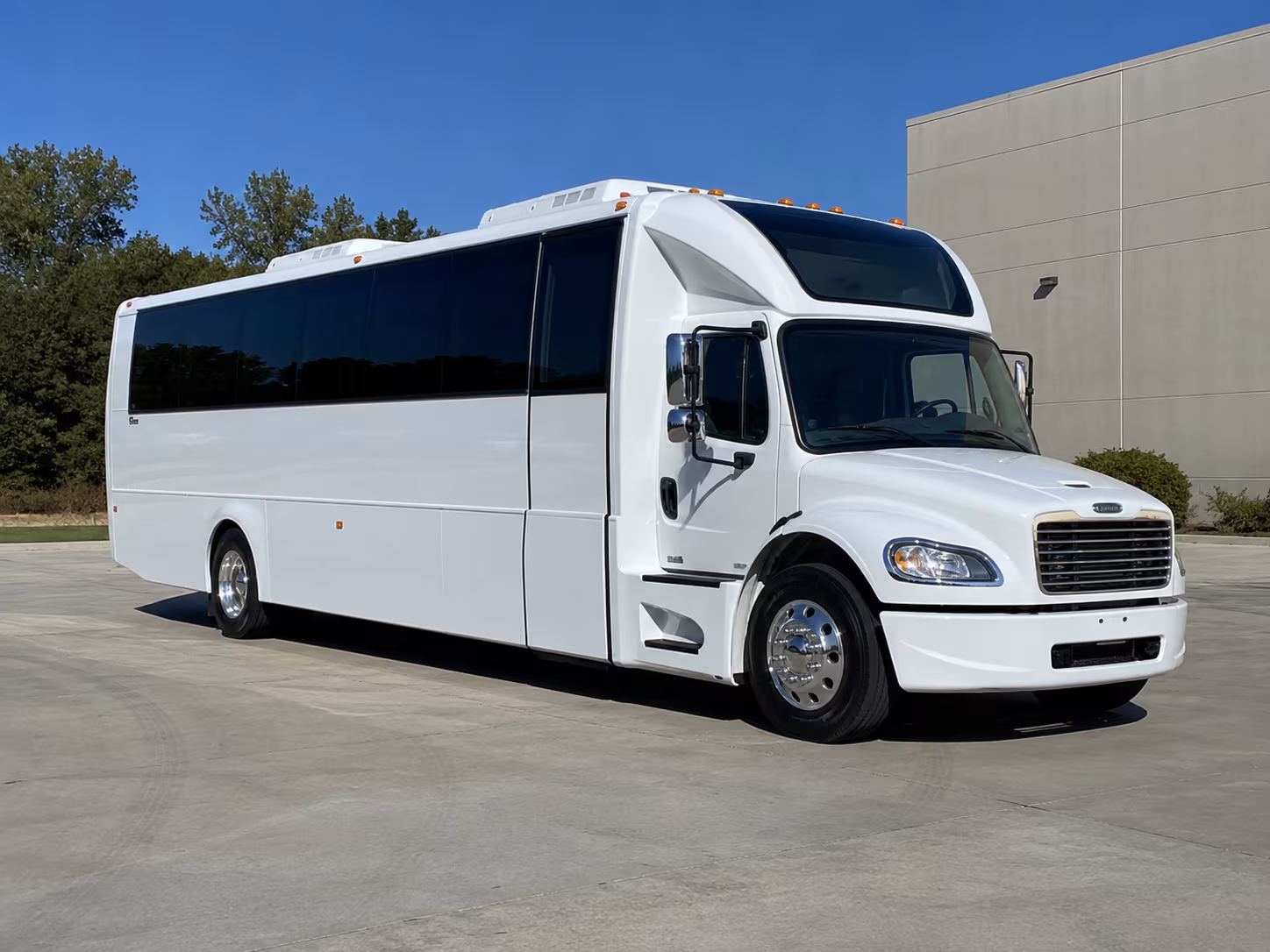 Aurora Birthday, Sweet 16, & Quinceañera Transportation party bus exterior