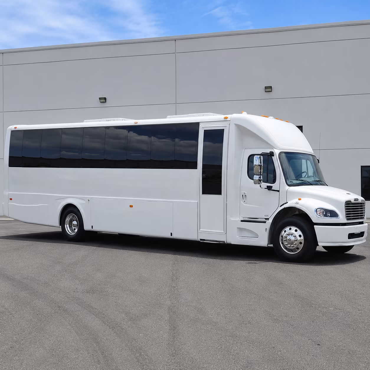 Aurora Winery Tour & Pub Crawl Transportation party bus exterior