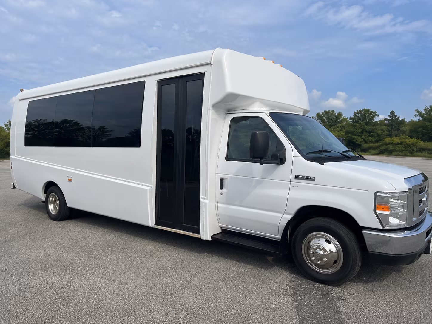 Lakewood Birthday, Sweet 16, & Quinceañera Party Bus Rentals