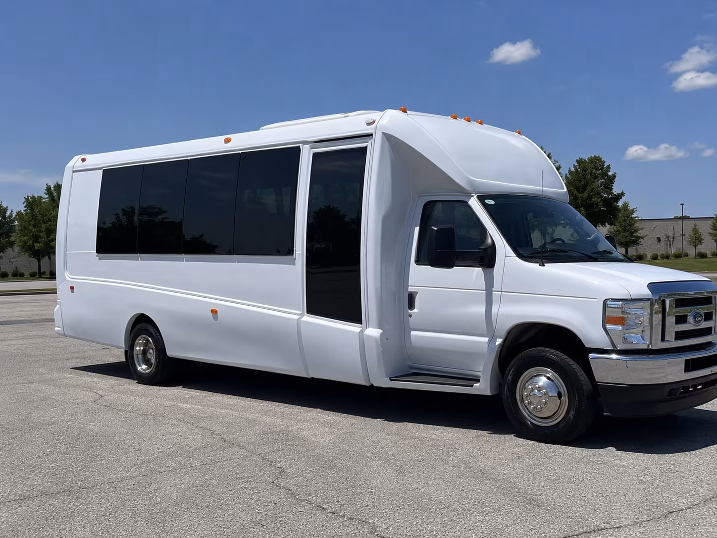 Lakewood Winery Tour & Pub Crawl Transportation
